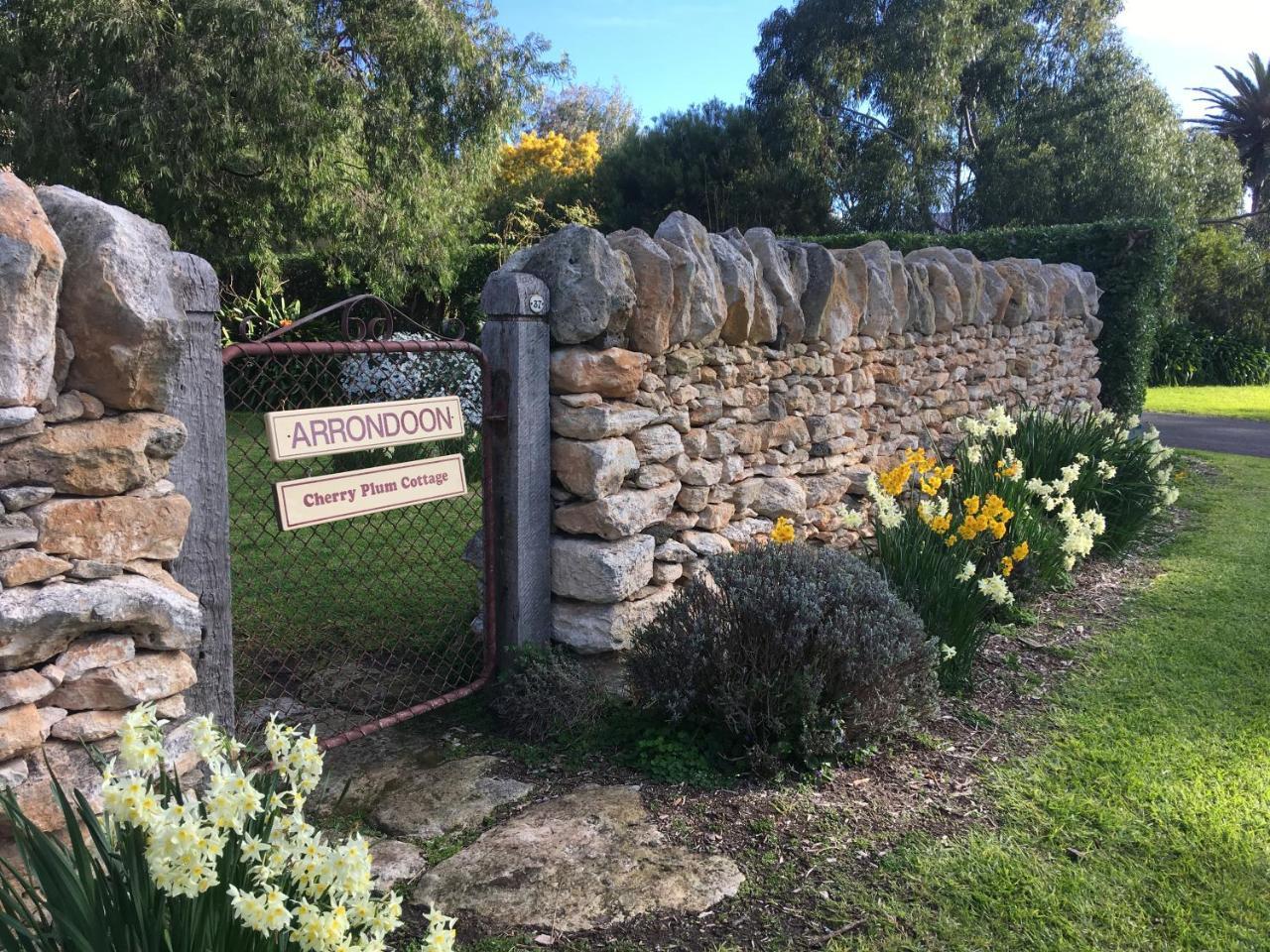 Cherry Plum Cottages Port Fairy Exterior foto
