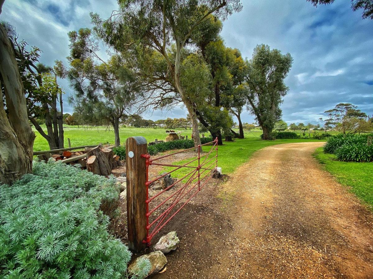 Cherry Plum Cottages Port Fairy Exterior foto